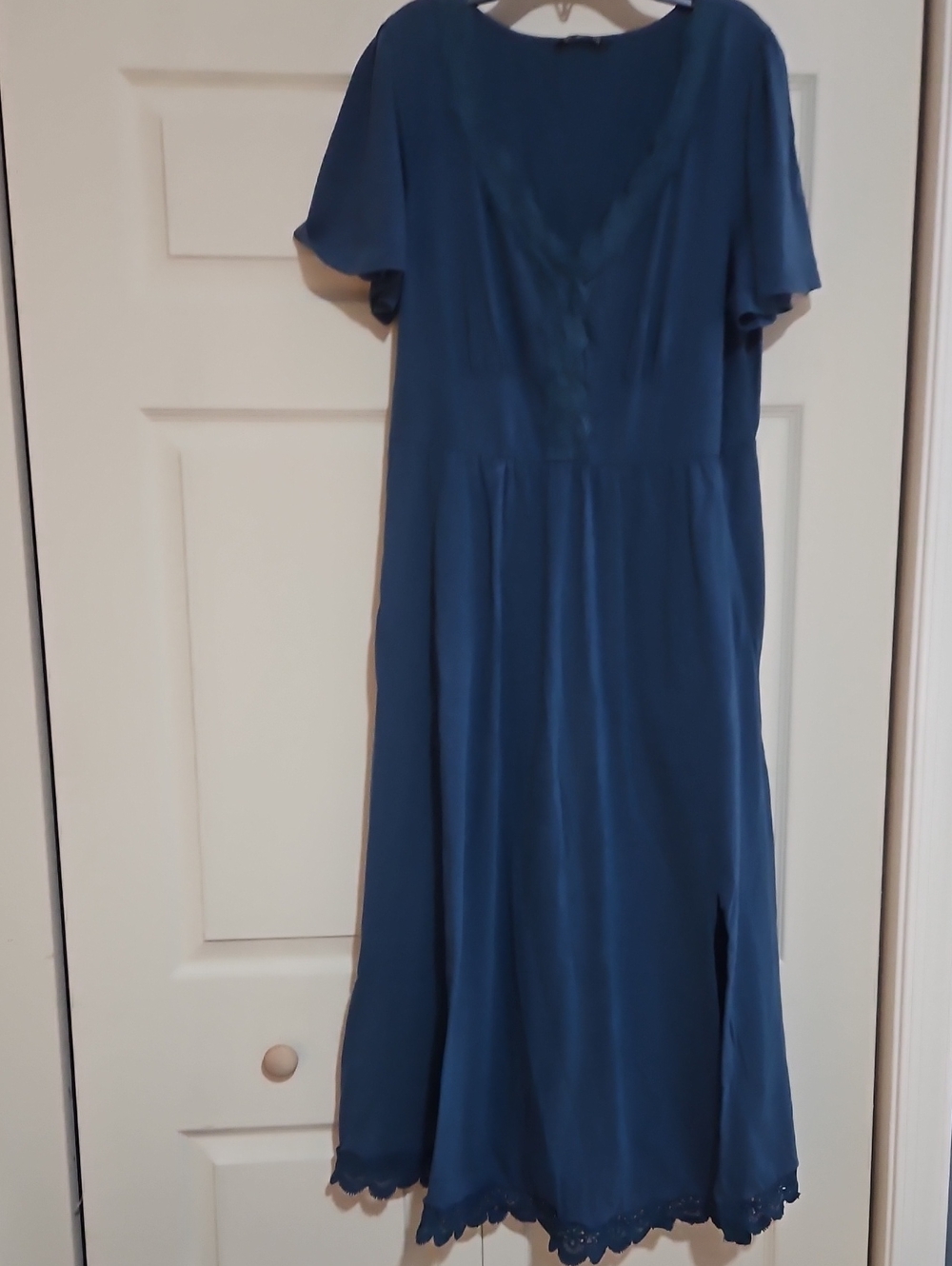 BloomChic Teal-Blue V-Neck Short Sleeve Midi Dress